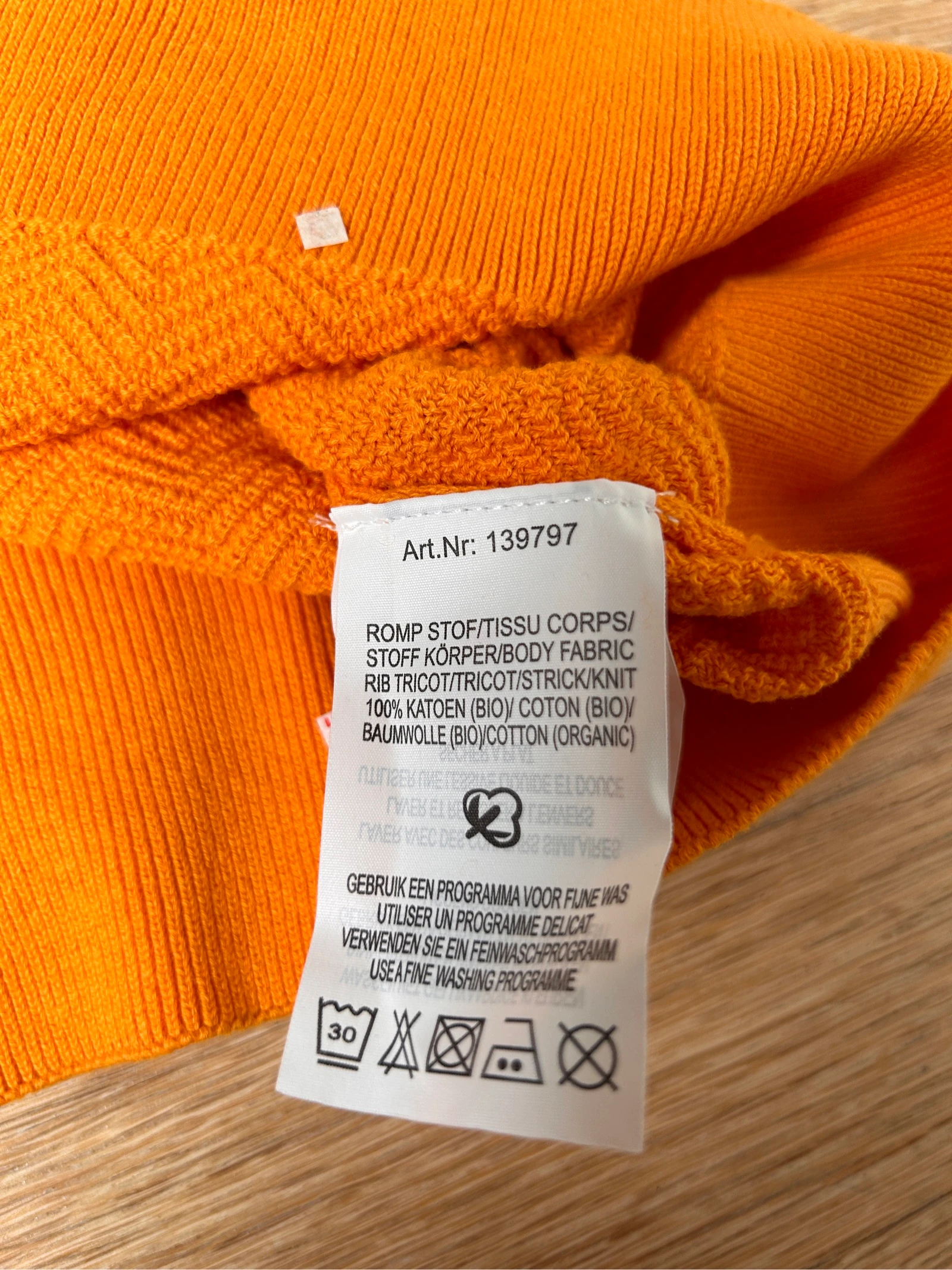 NUEVO - Camiseta relieve naranja brillante – photo 5